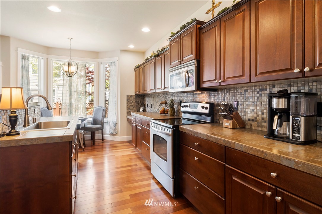 7121 Inlay Street Southeast Lacey, WA 98513 - Photo 8 of 29 Gallery Image 8