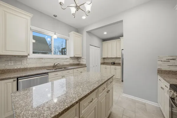 $599,000 | 239 Oregon Street, Frankfort, IL 60423