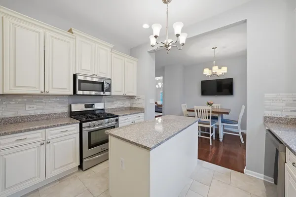 $599,000 | 239 Oregon Street, Frankfort, IL 60423