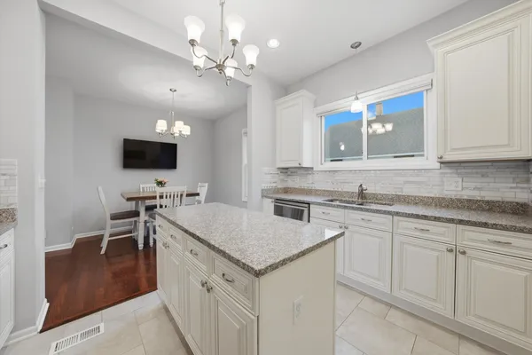 $599,000 | 239 Oregon Street, Frankfort, IL 60423