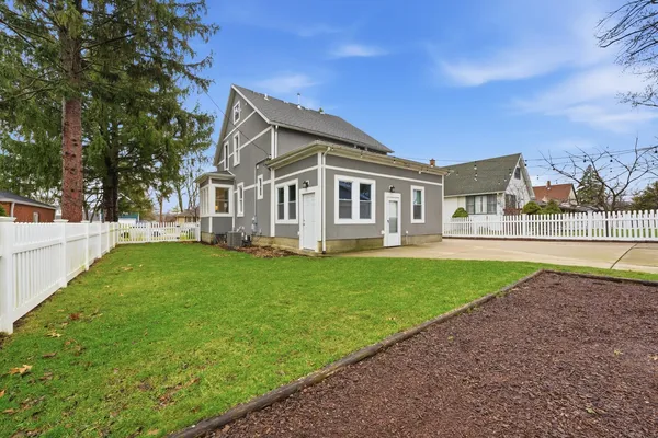 $599,000 | 239 Oregon Street, Frankfort, IL 60423