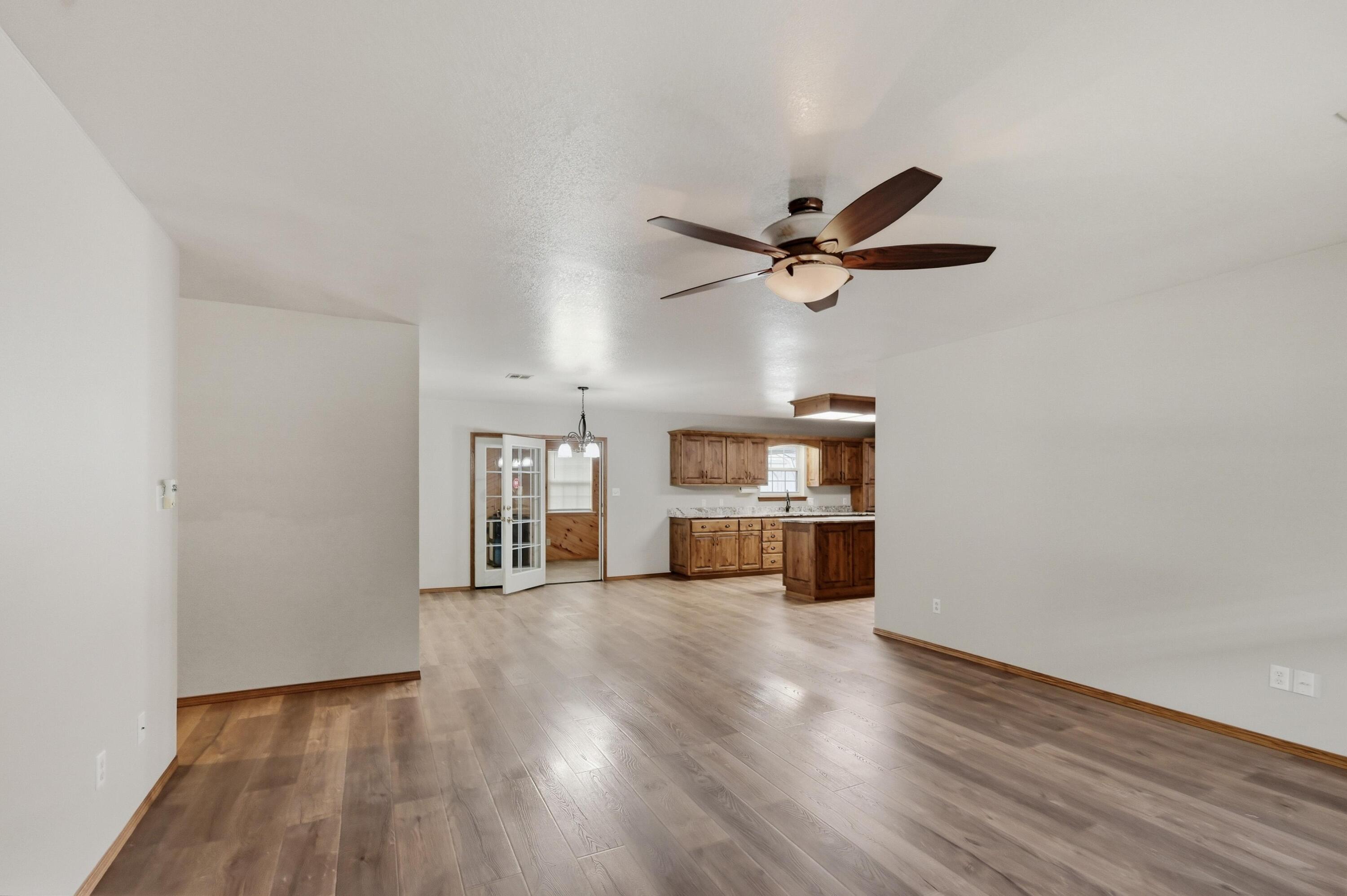 1317 Fox Ridge Lane Neosho, MO 64850 - Photo 5 of 45 005