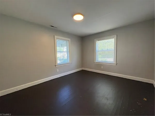 $1,025 | 317 Phillips Avenue, High Point, NC 27262