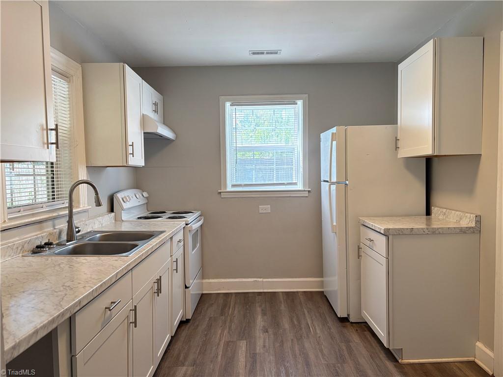 317 Phillips Avenue High Point, NC 27262 - Photo 10 of 11