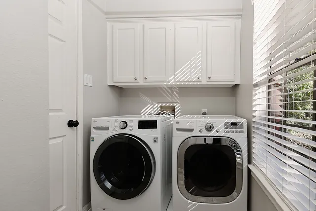 $2,850 | 31 North Duskwood Place, The Woodlands, TX 77381