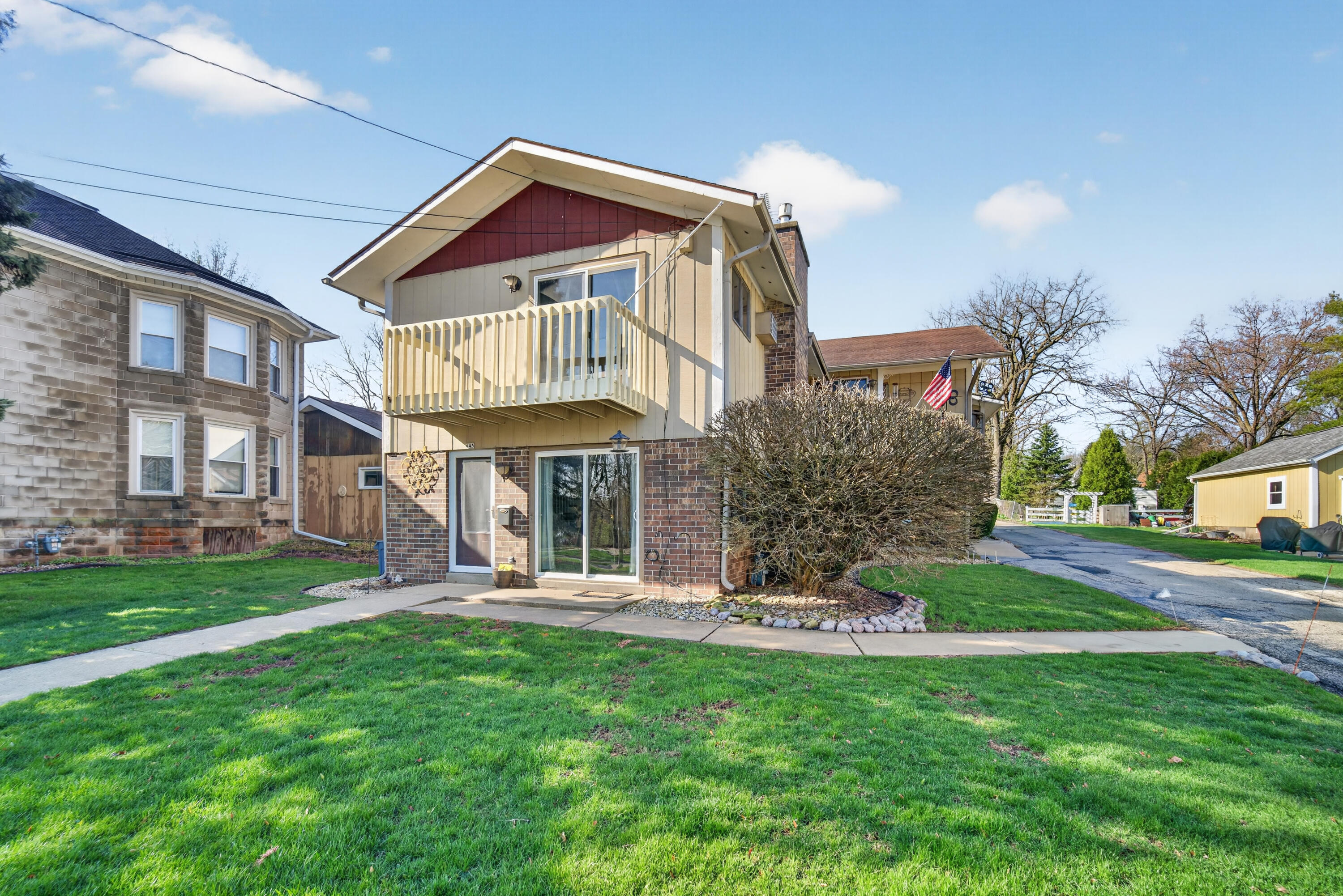 445 West Chestnut Street Burlington, WI 53105 - Photo 1 of 30 Balcony overlooking water