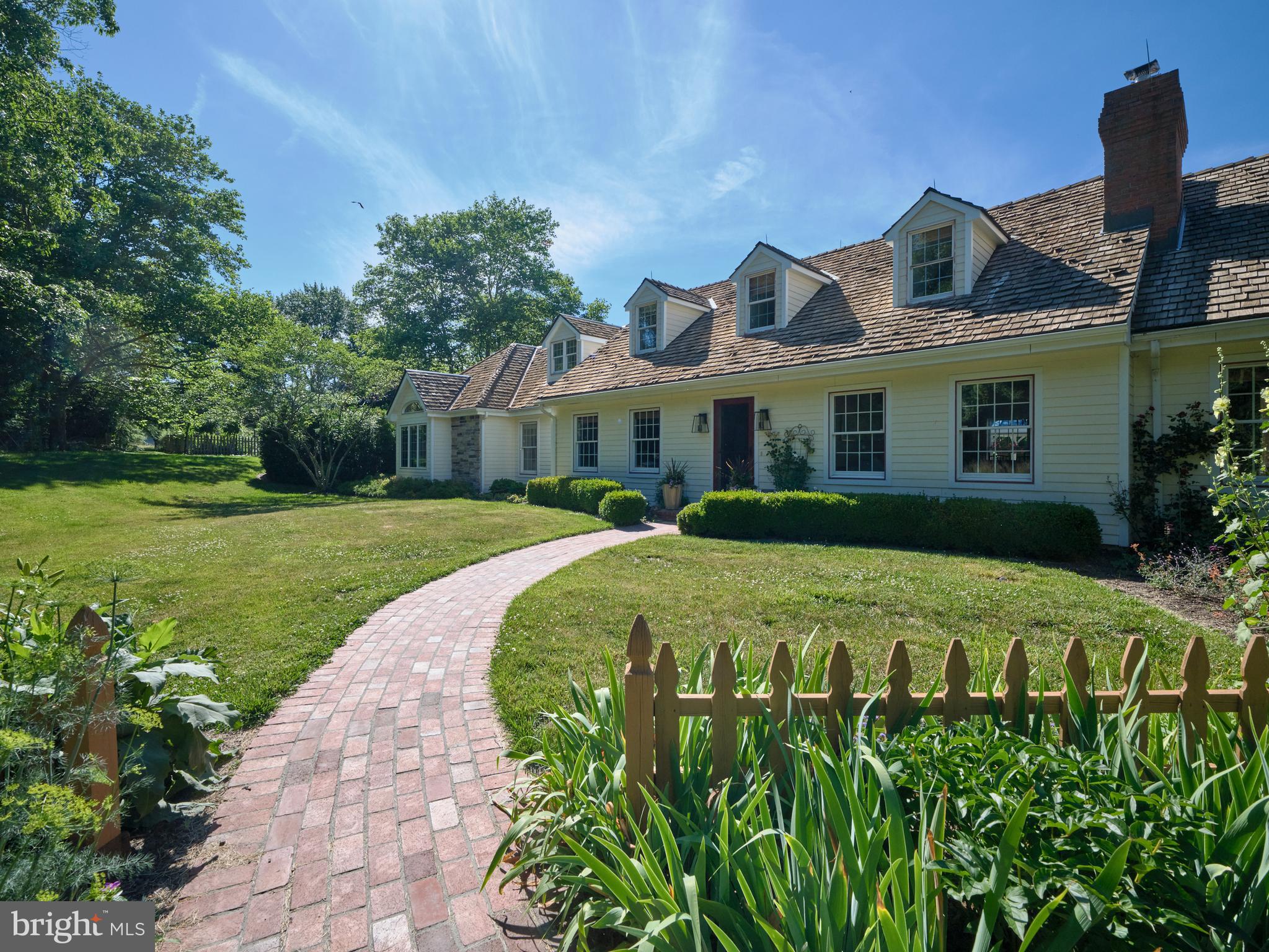 941 Mt Eyre Road Washington Crossing, PA 18977 - Photo 6 of 67 Front approach
