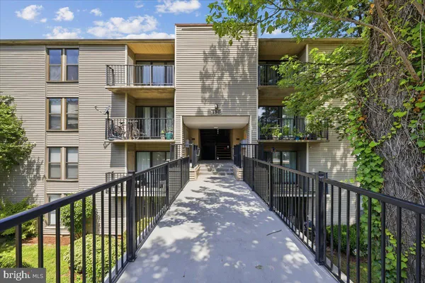 $190,000 | 130 Duvall Lane, Unit 197301, Gaithersburg, MD 20877