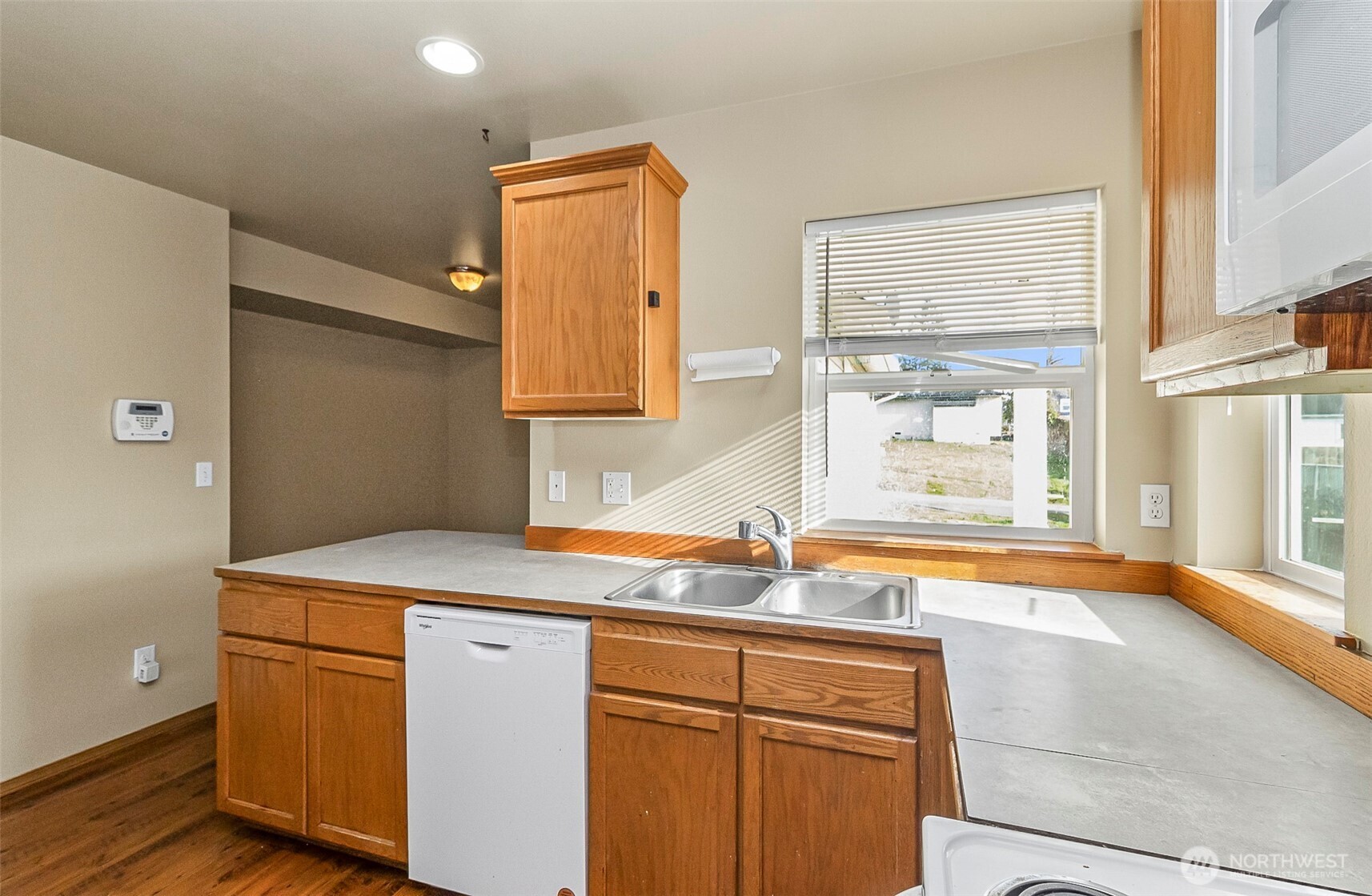 2905 11th Street, Unit B Everett, WA 98201 - Photo 13 of 23