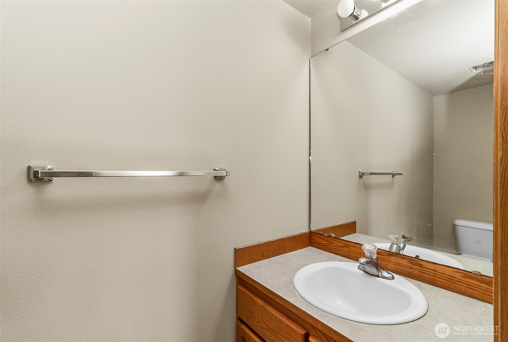 2905 11th Street, Unit B Everett, WA 98201 - Photo 17 of 23