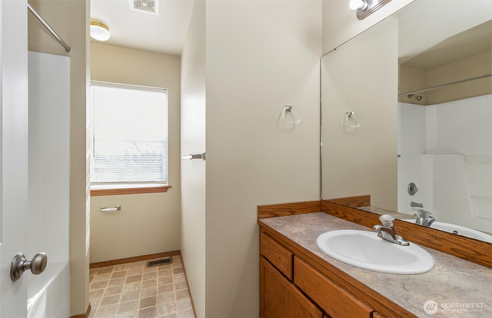 2905 11th Street, Unit B Everett, WA 98201 - Photo 22 of 23