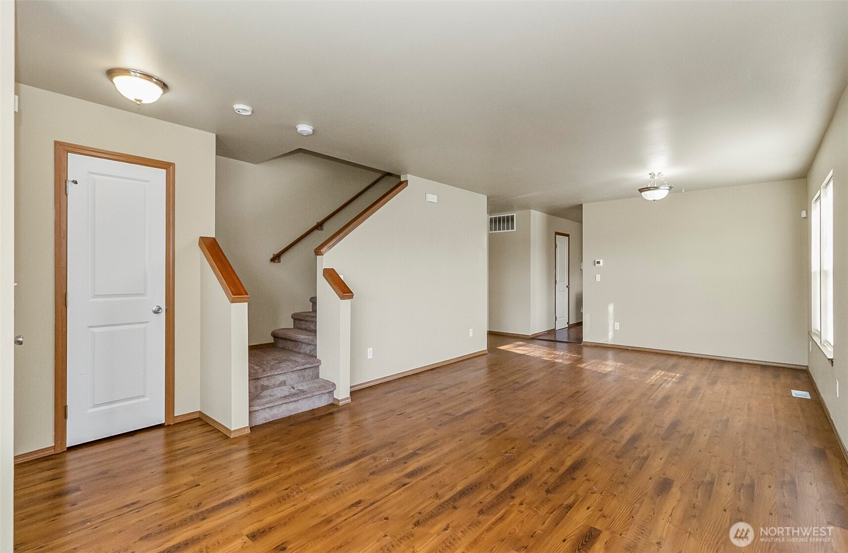 2905 11th Street, Unit B Everett, WA 98201 - Photo 7 of 23