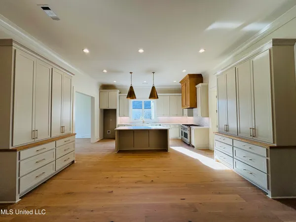 $875,000 | 409 Whittington Circle, Madison, MS 39110