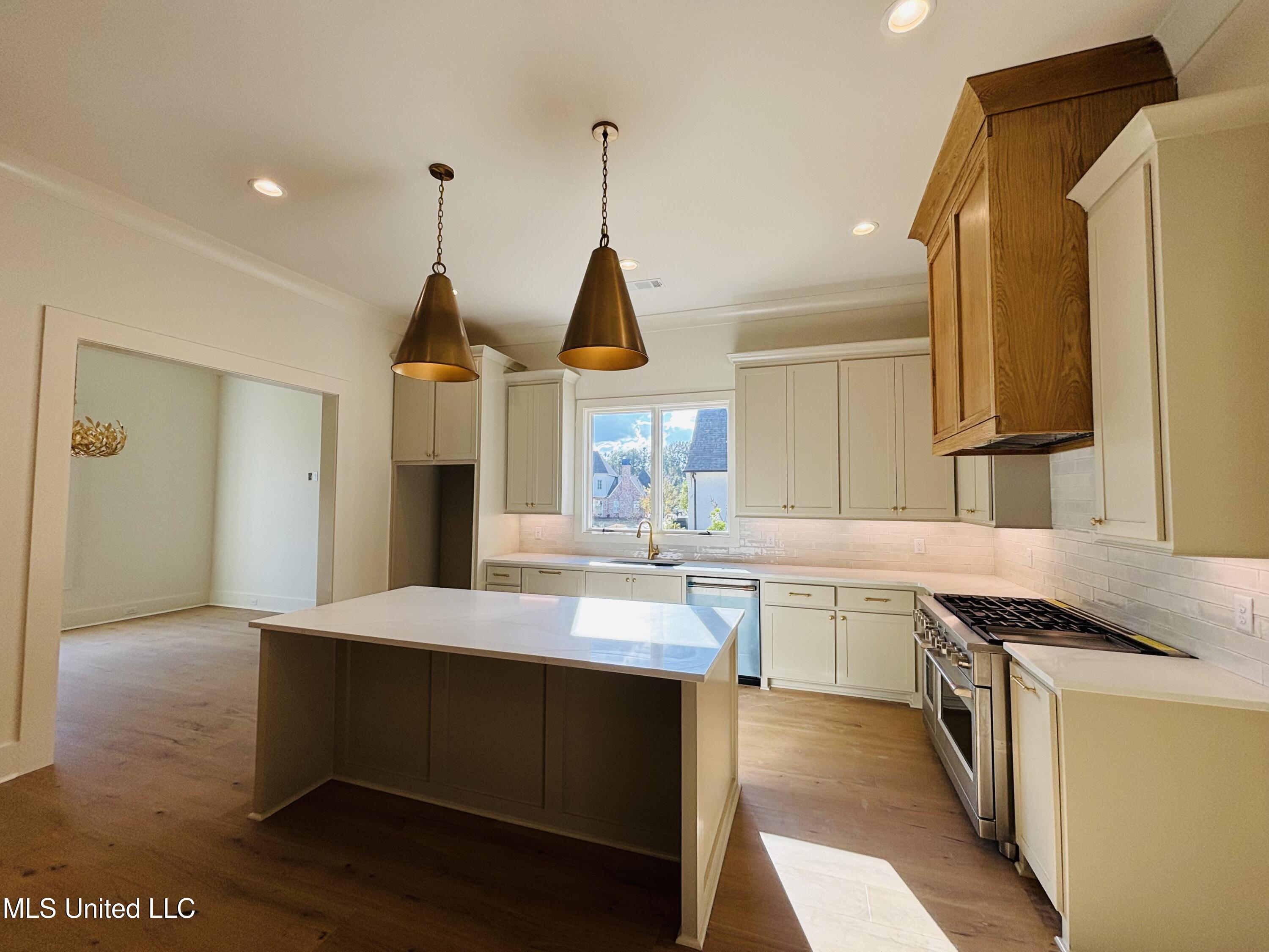 409 Whittington Circle Madison, MS 39110 - Photo 9 of 63 IMG_0360