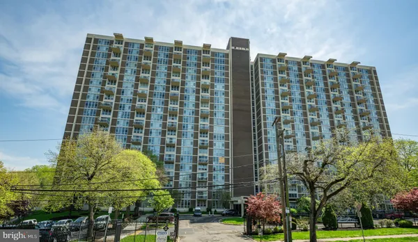 $1,950 | 3600 Conshohocken Avenue, Unit 1204, Philadelphia, PA 19131