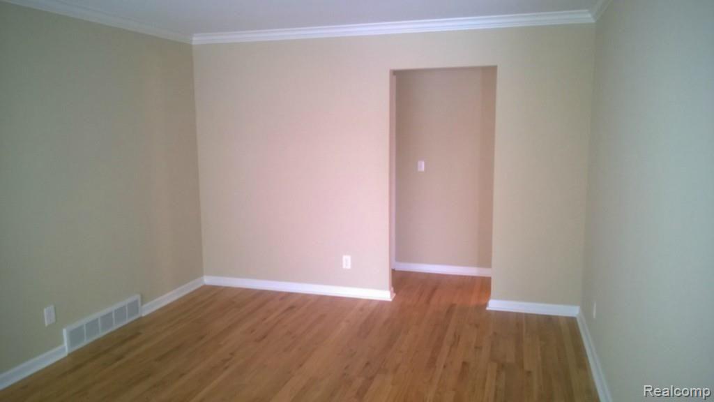 25051 Rubin Road Warren, MI 48089 - Photo 4 of 15 WP_20150108_005.jpg