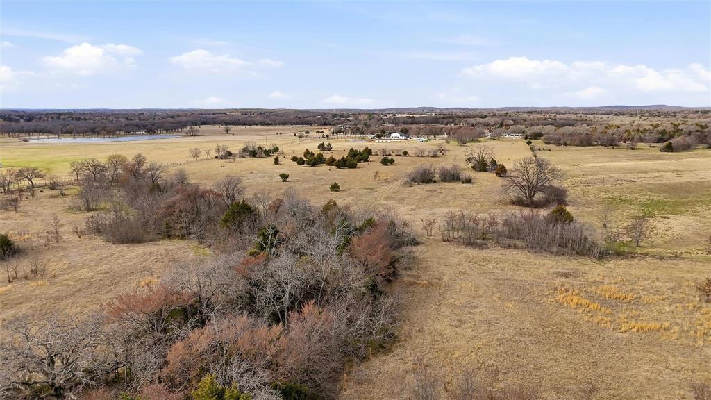 550 County Road 297 Gainesville, TX 76240 - Photo 38 of 40 a view of city and ocean