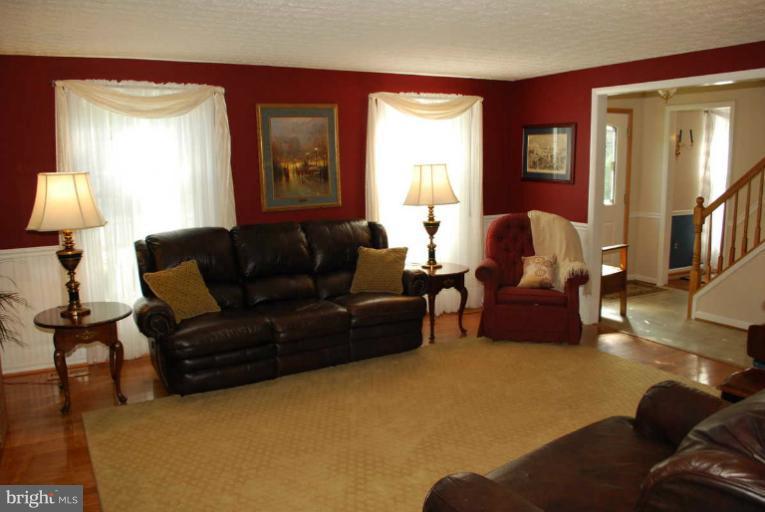 8080 Winding Way Court Springfield, VA 22153 - Photo 24 of 27 Living Room