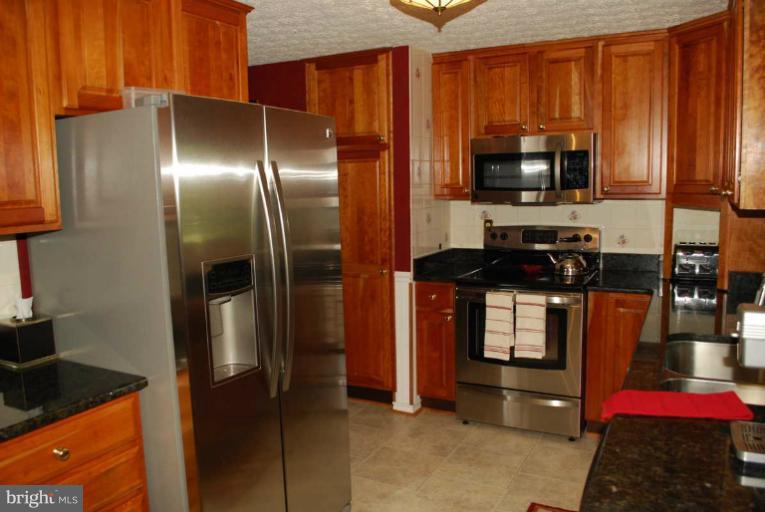 8080 Winding Way Court Springfield, VA 22153 - Photo 10 of 27 Kitchen