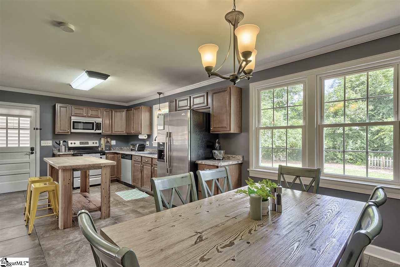 116 Ridgeway Drive Greenville, SC 29607 - Photo 9 of 34