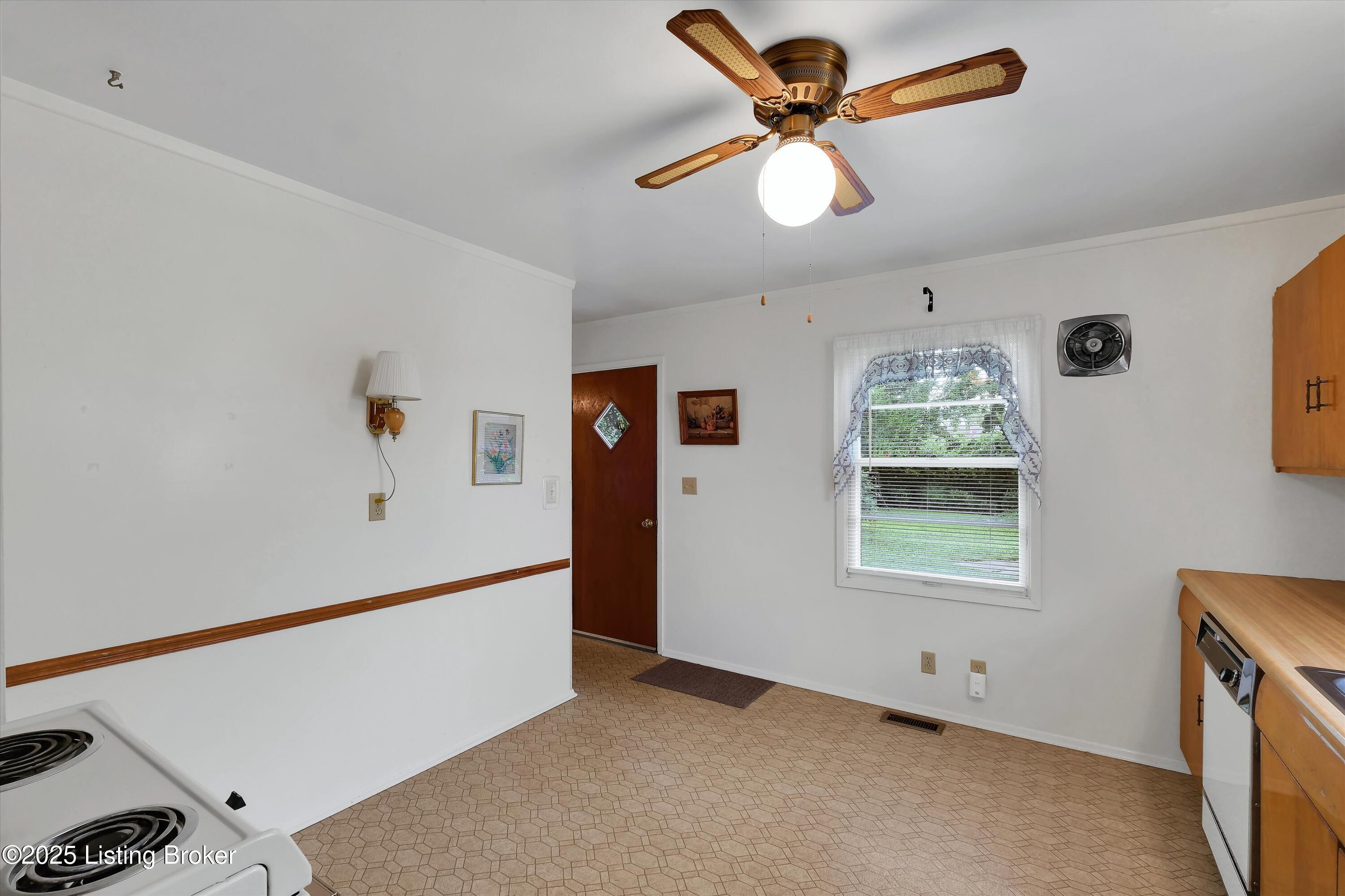 9610 Camille Road Louisville, KY 40299 - Photo 12 of 38 12-9610 Camille Rd