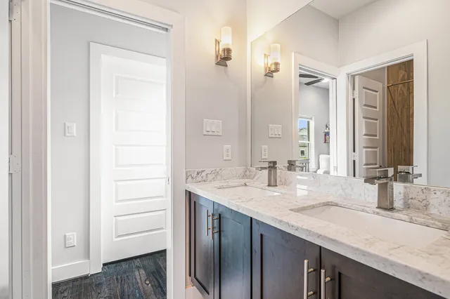 $4,250 | 925 Herkimer Street, Houston, TX 77008