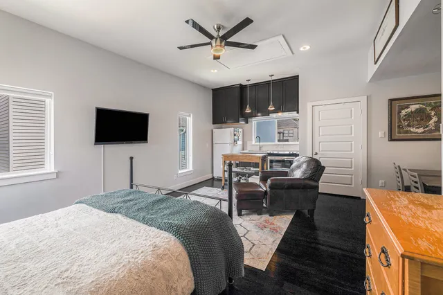 $4,250 | 925 Herkimer Street, Houston, TX 77008