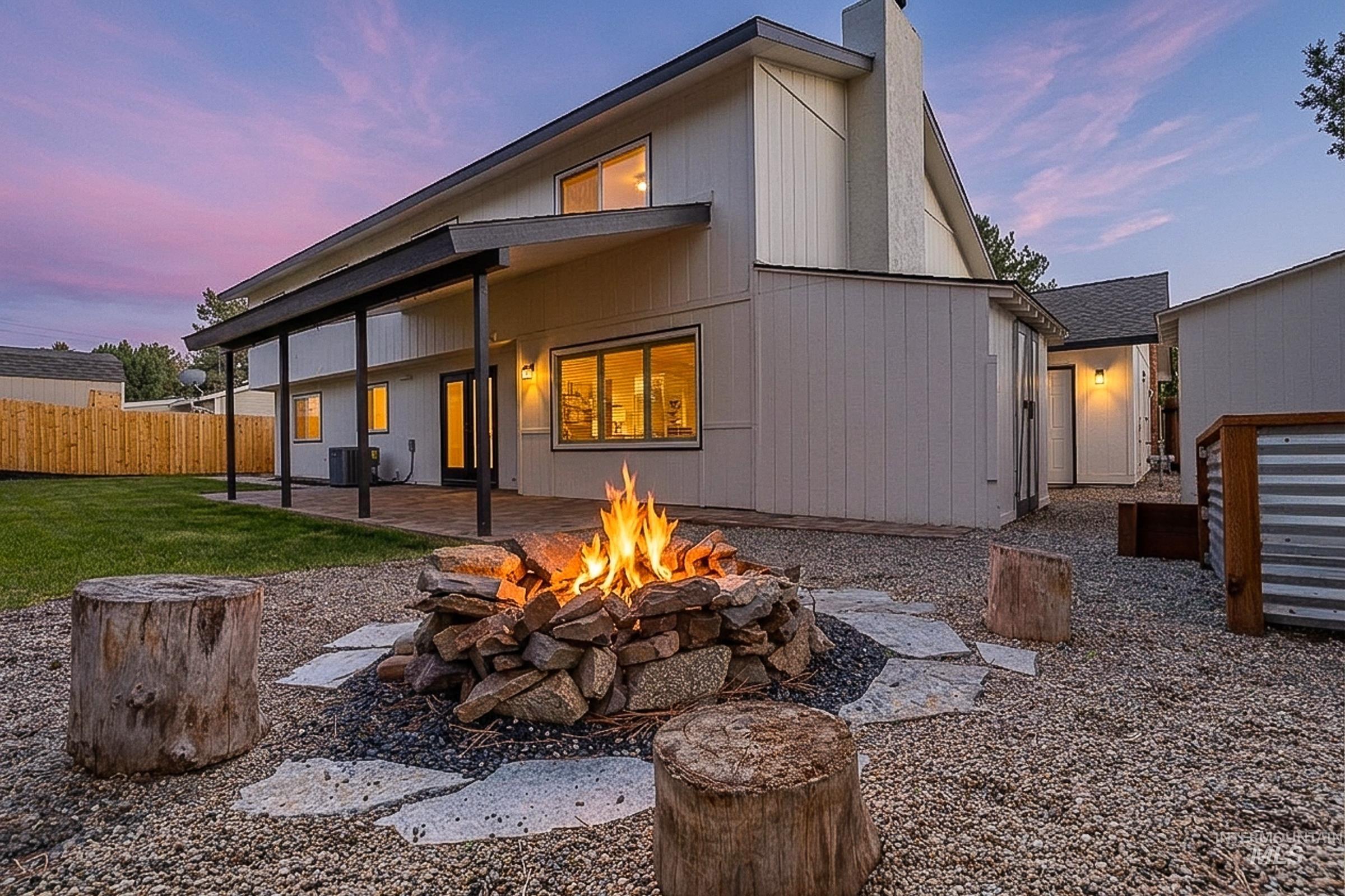 898 Pebble Beach Way Eagle, ID 83616 - Photo 3 of 50