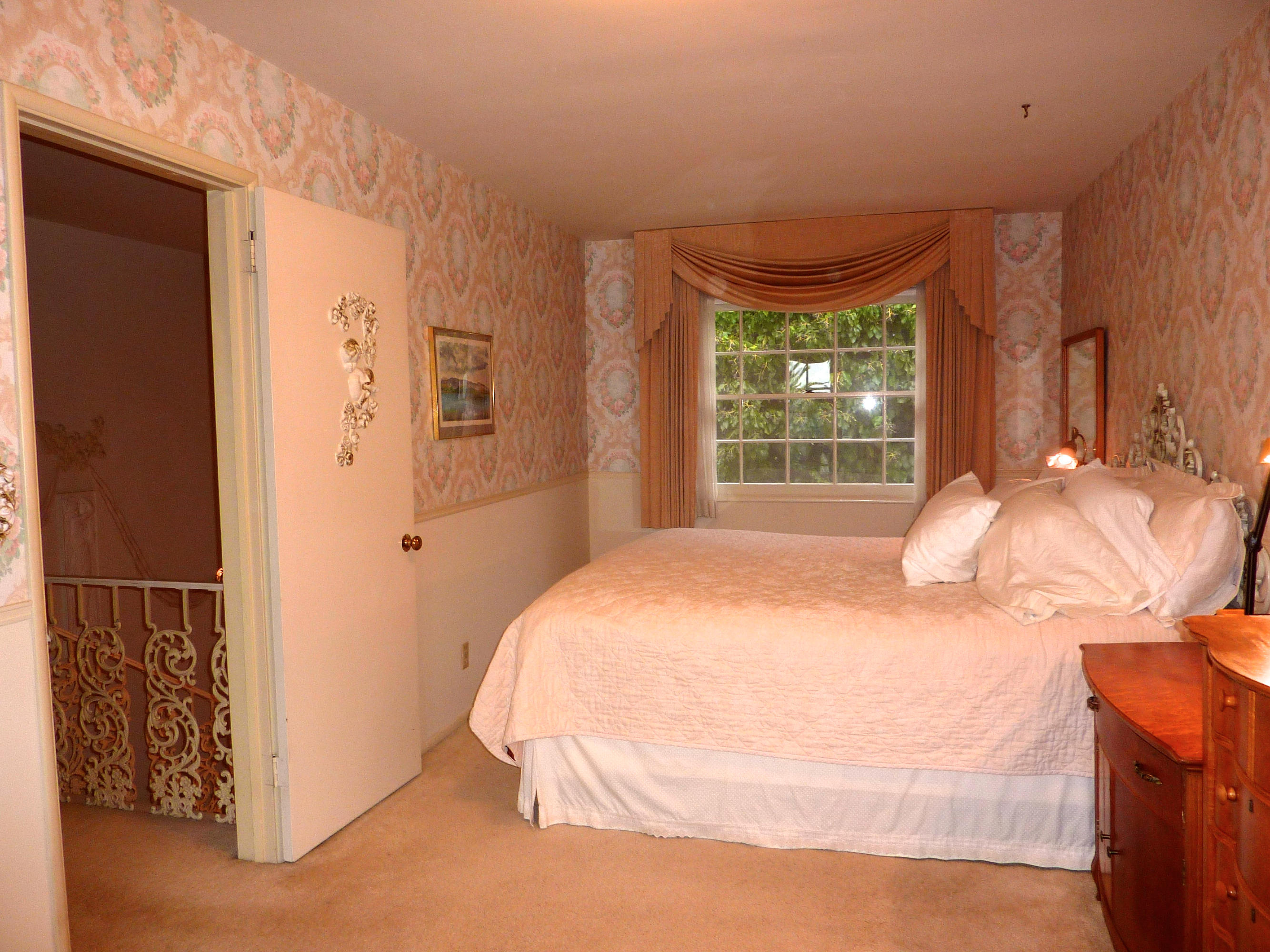 868 Cheltenham Road Santa Barbara, CA 93105 - Photo 11 of 18 Master Bed. opens to ocean view balcony
