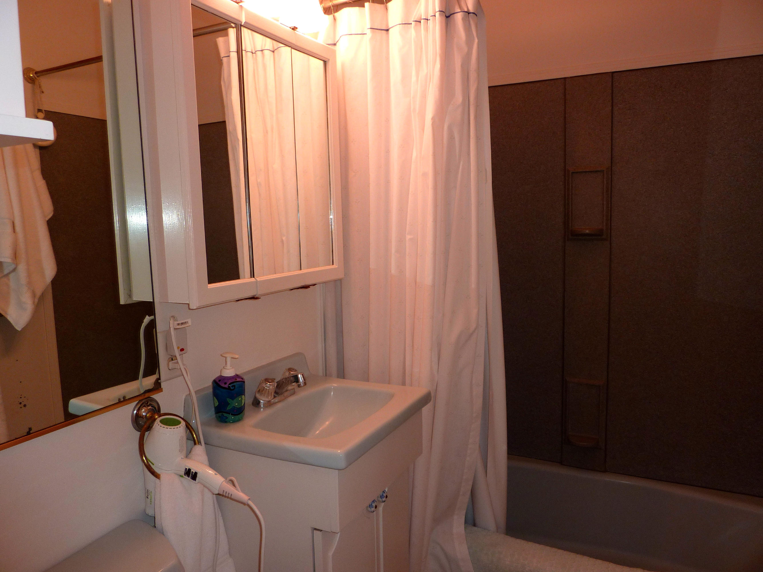 868 Cheltenham Road Santa Barbara, CA 93105 - Photo 9 of 18 Downstairs Bathroom