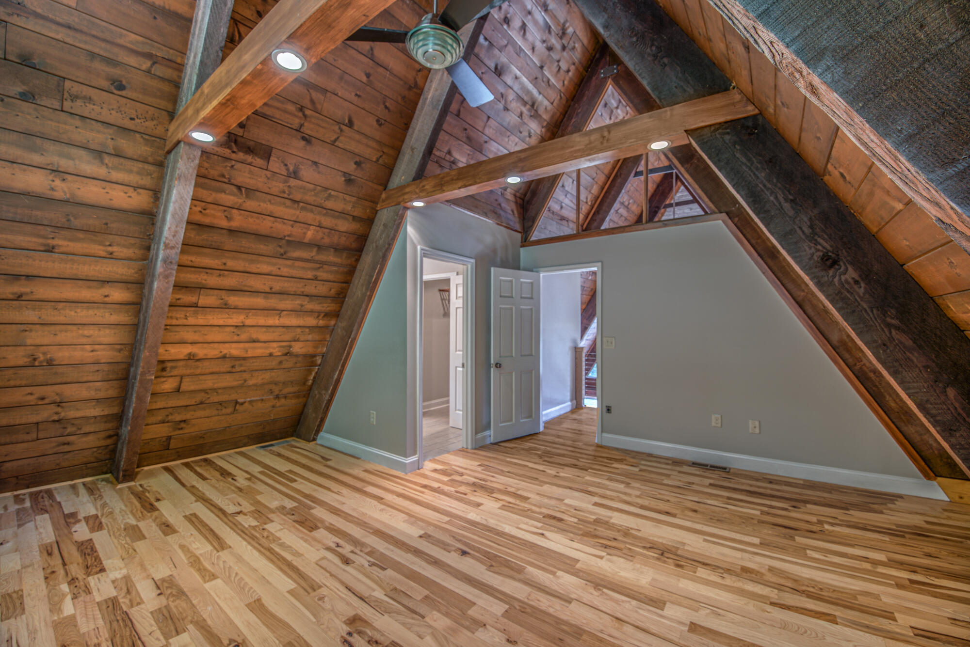 440 Lakeshore Road Bluff City, TN 37618 - Photo 18 of 51 DSC_1989_33 copy