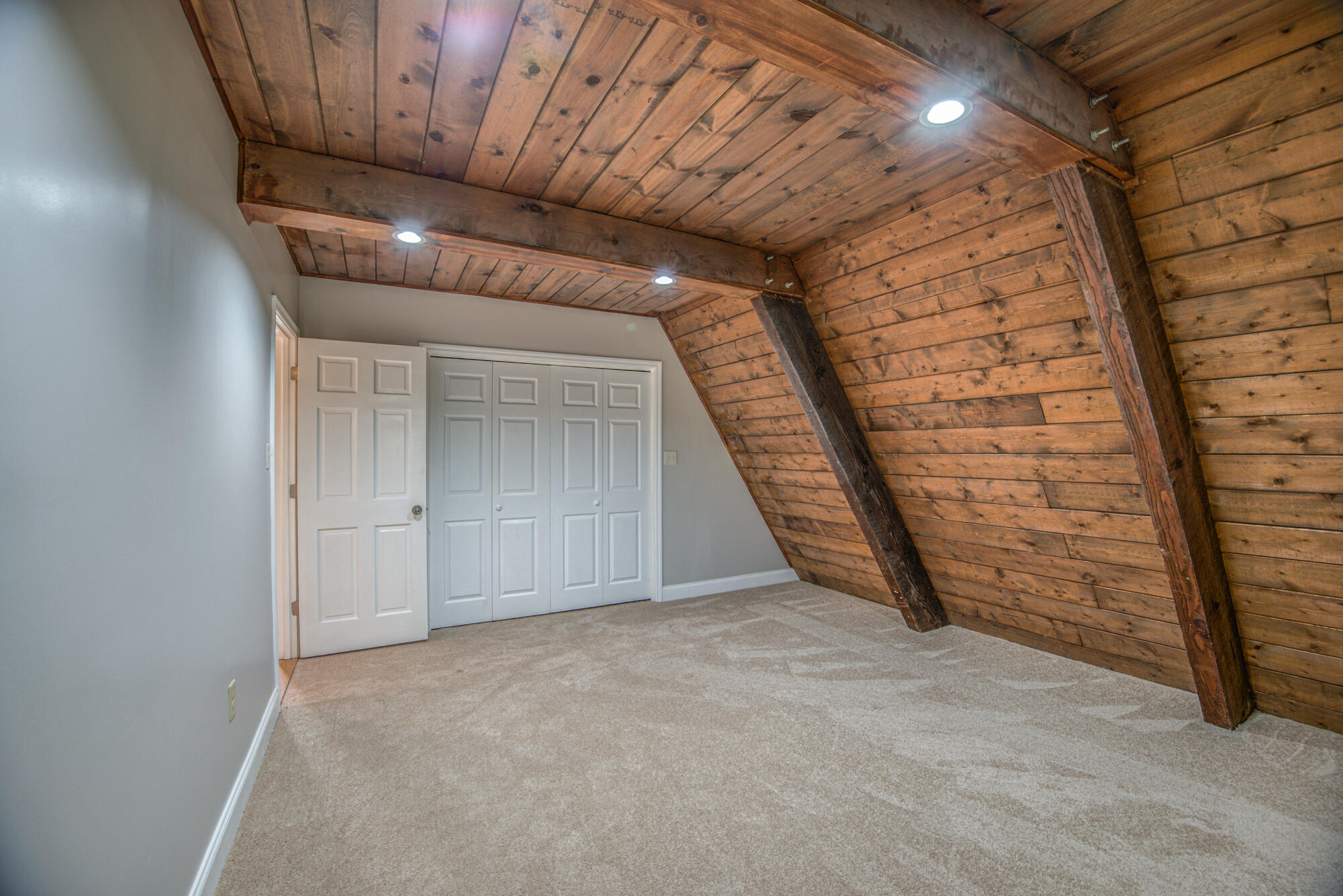 440 Lakeshore Road Bluff City, TN 37618 - Photo 25 of 51 DSC_2029_41 copy