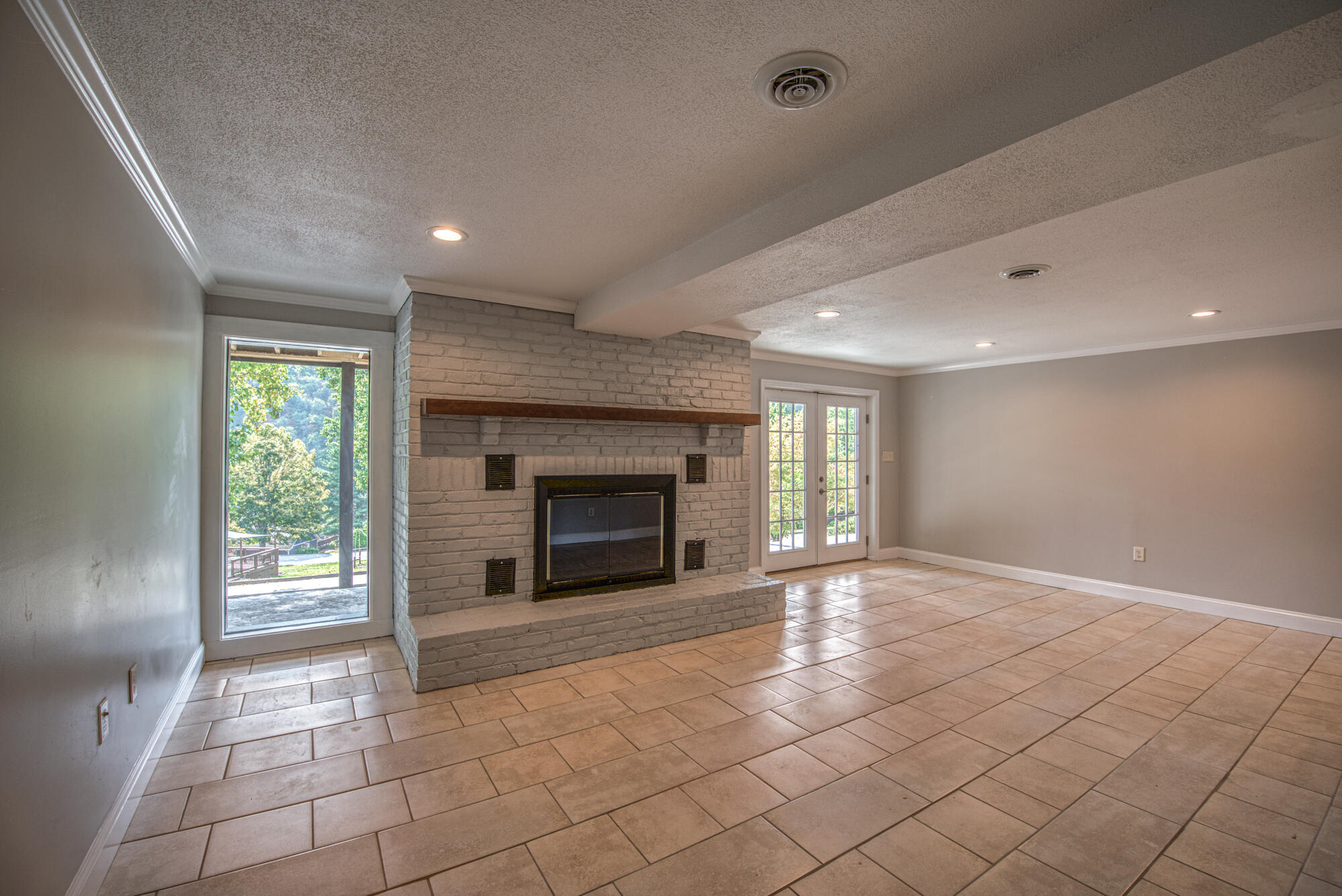 440 Lakeshore Road Bluff City, TN 37618 - Photo 30 of 51 DSC_2061_47 copy