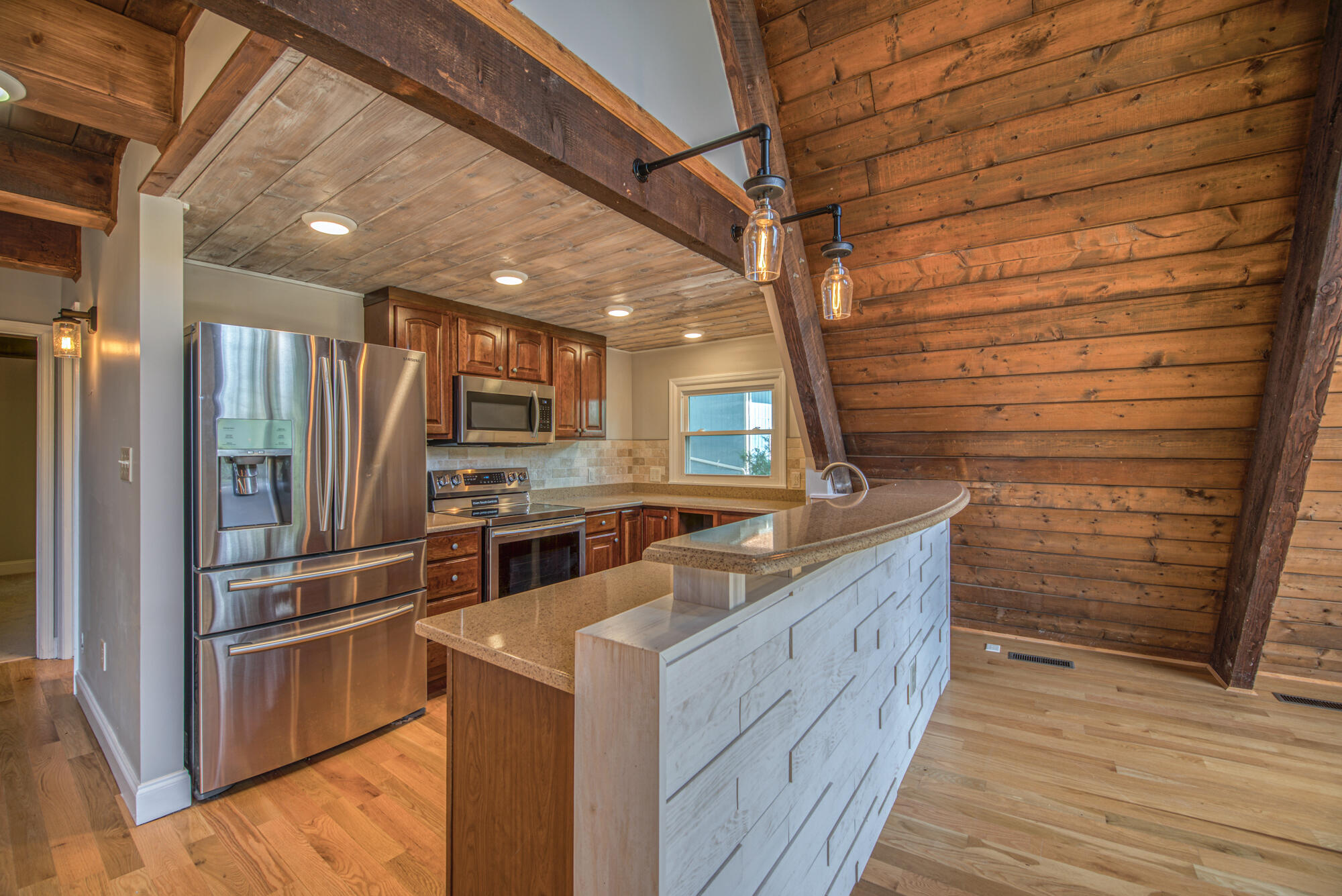 440 Lakeshore Road Bluff City, TN 37618 - Photo 7 of 51 DSC_1904_16 copy