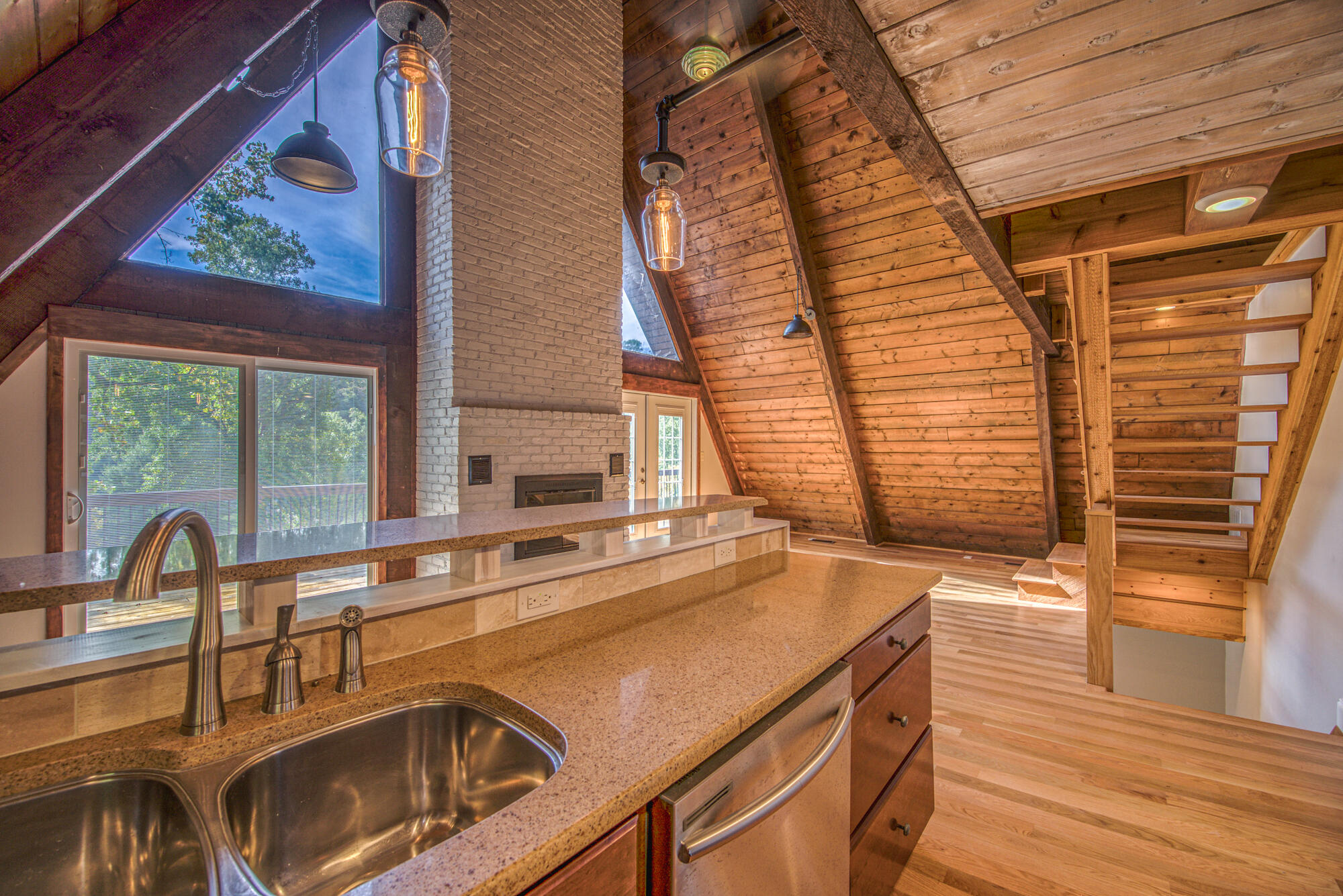 440 Lakeshore Road Bluff City, TN 37618 - Photo 10 of 51 DSC_1920_19 copy