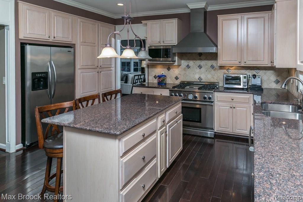 3607 Merion Court Rochester Hills, MI 48309 - Photo 9 of 33