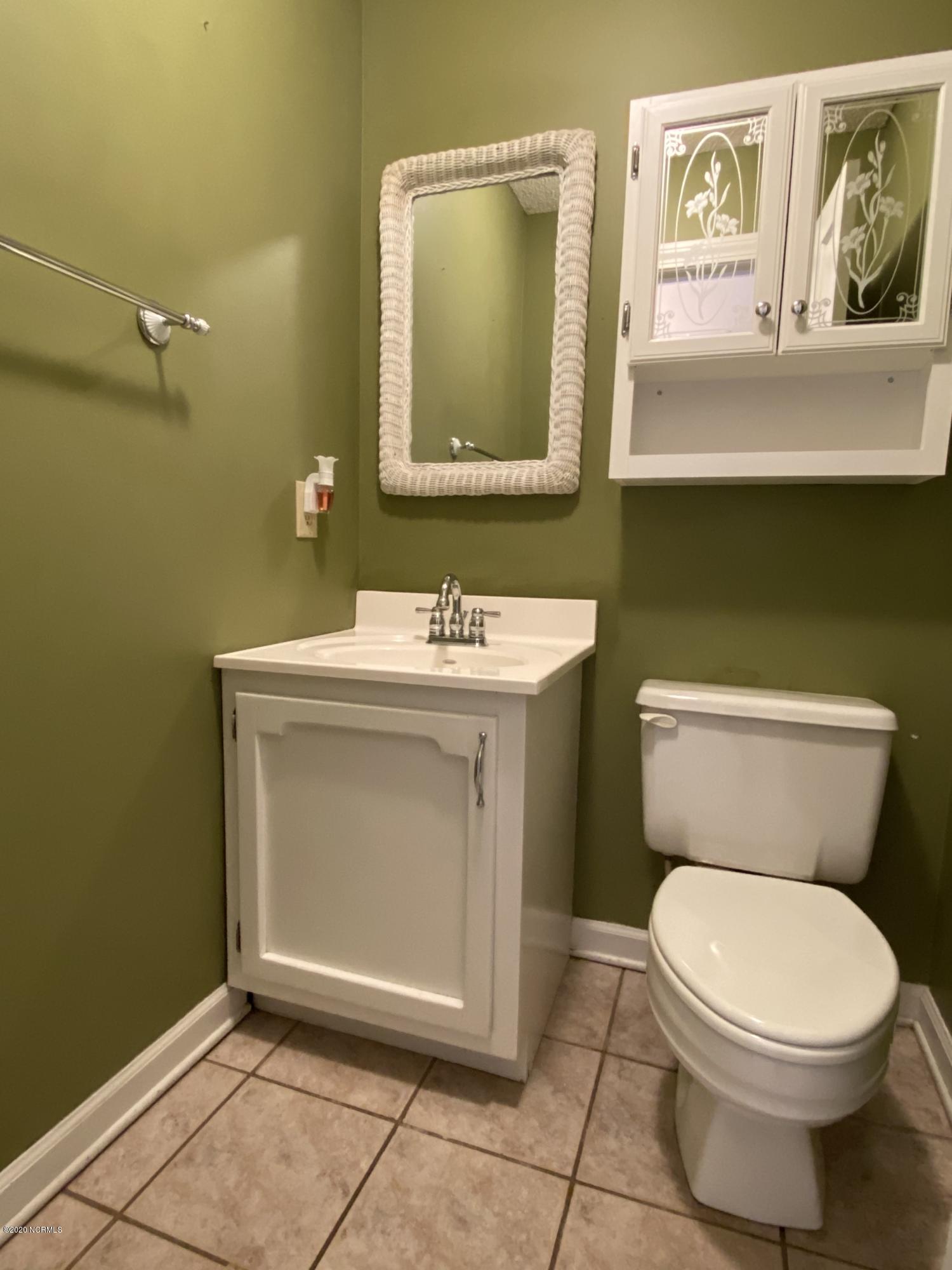 155 High Hill Road Jacksonville, NC 28540 - Photo 7 of 25 Half Bath