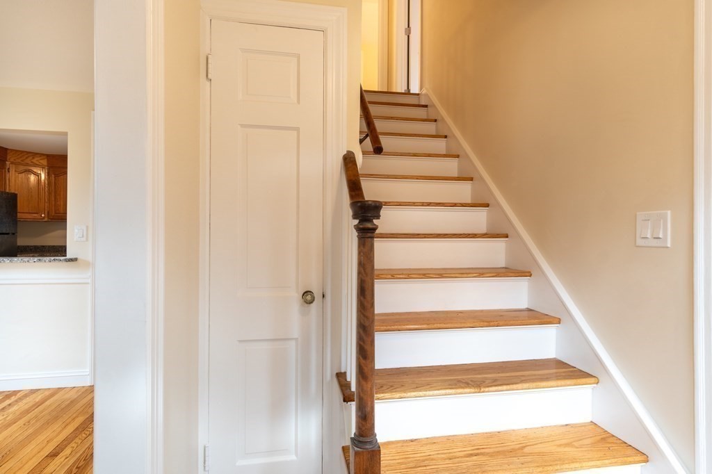90 Hartwick Street Springfield, MA 01108 - Photo 14 of 33 a view of entryway