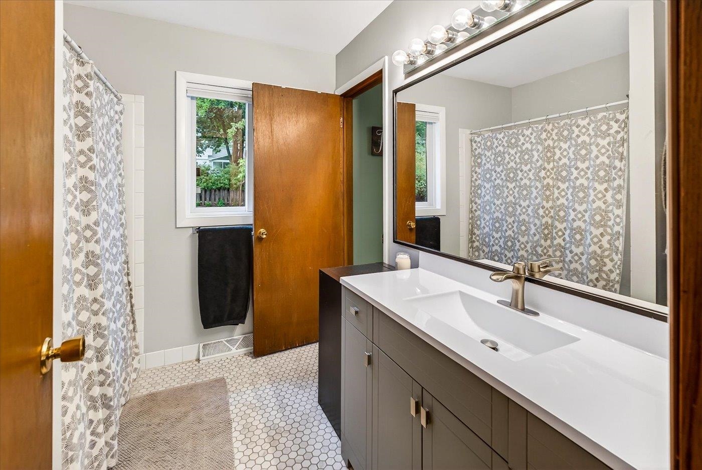 5318 Kingsbridge Road Madison, WI 53714 - Photo 24 of 47