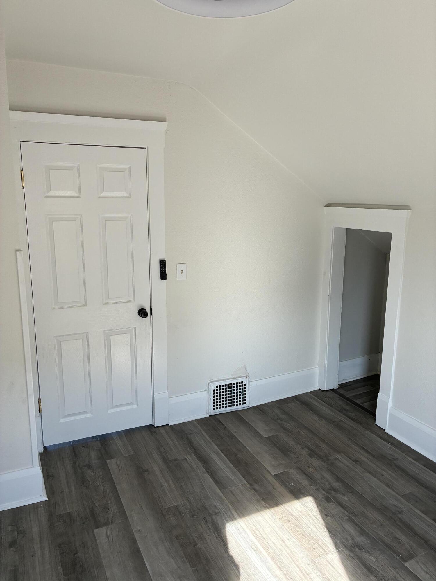 922 Hamilton Street Racine, WI 53404 - Photo 12 of 15 bed 2