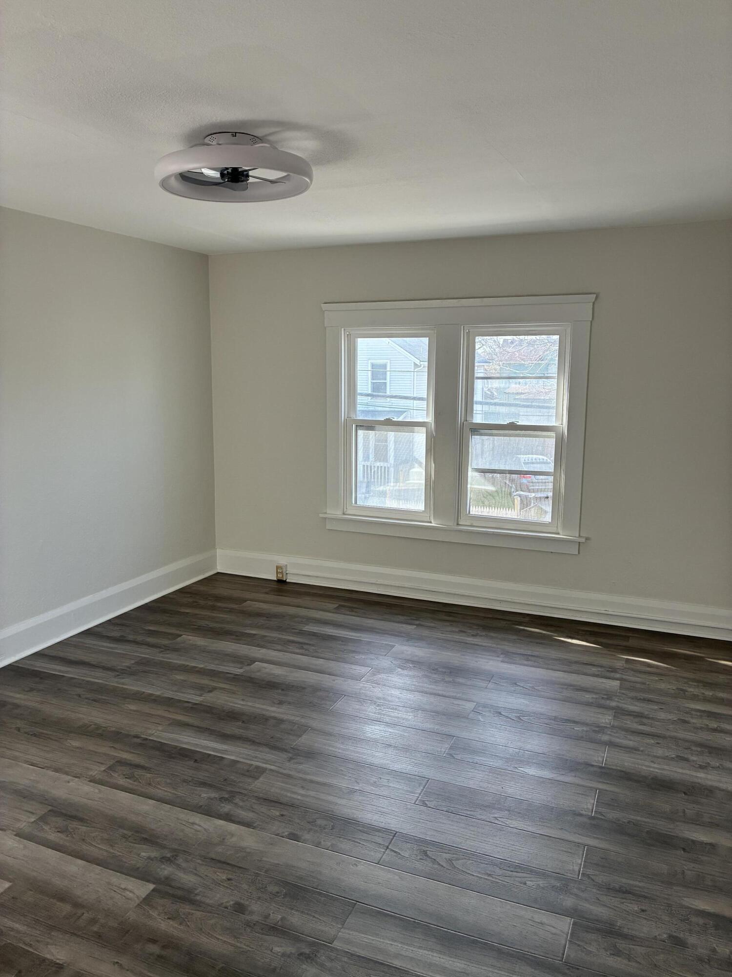 922 Hamilton Street Racine, WI 53404 - Photo 13 of 15 bed 1