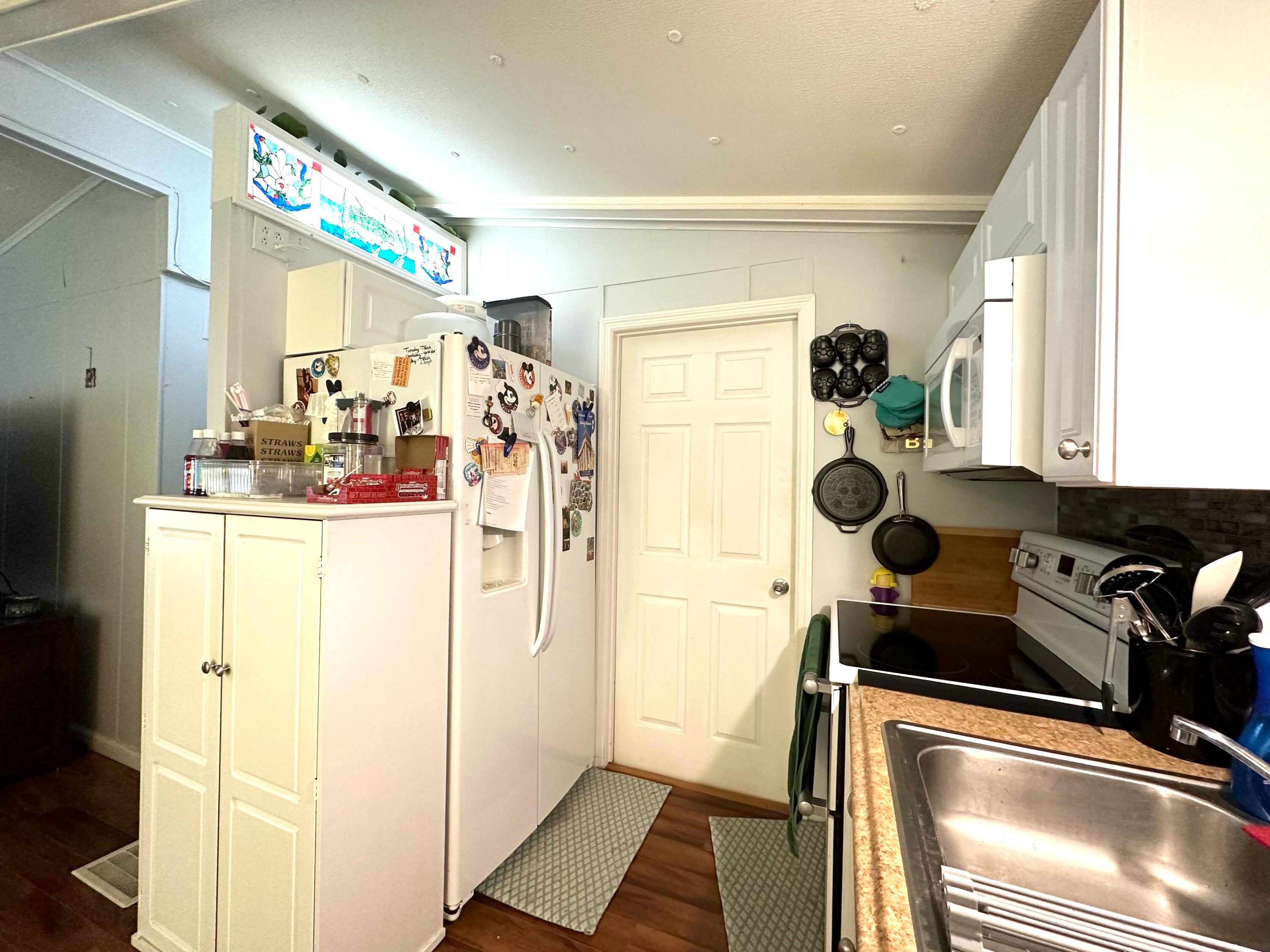 231 Southeast Paradise Place Stuart, FL 34997 - Photo 8 of 12 Kitchen 2