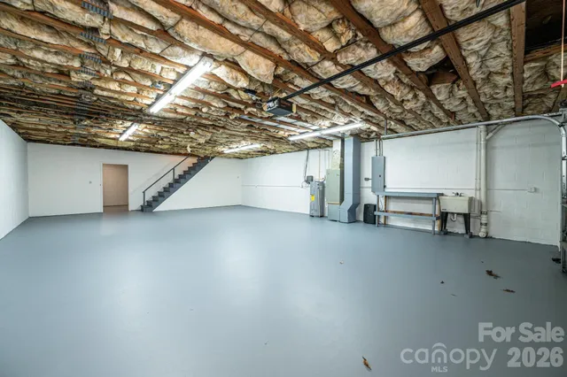 $349,900 | 5284 Lisa Lane, Hickory, NC 28602