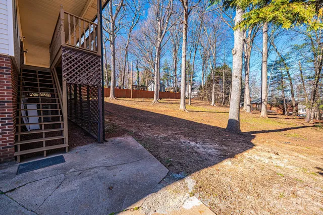 a view of a pathway of a house