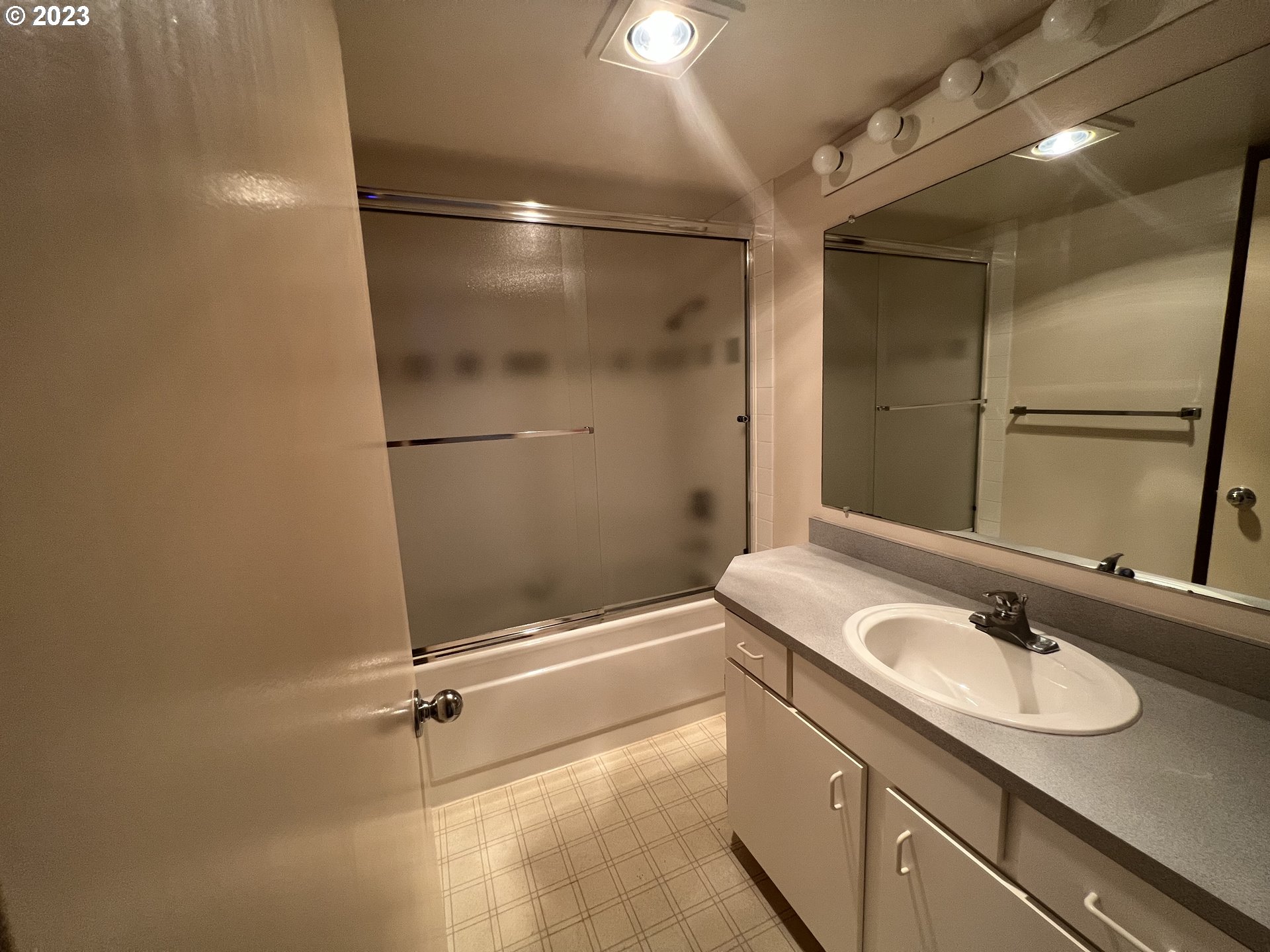 6625 West Burnside Road, Unit 245 Portland, OR 97225 - Photo 13 of 24 Gallery Image 13