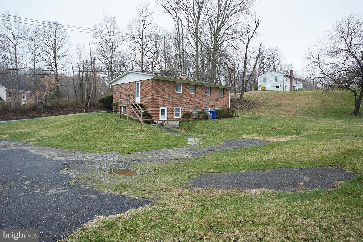 21311 Woodfield Road Gaithersburg, MD 20882 - Photo 2 of 24 Solid, all-brick construction.
