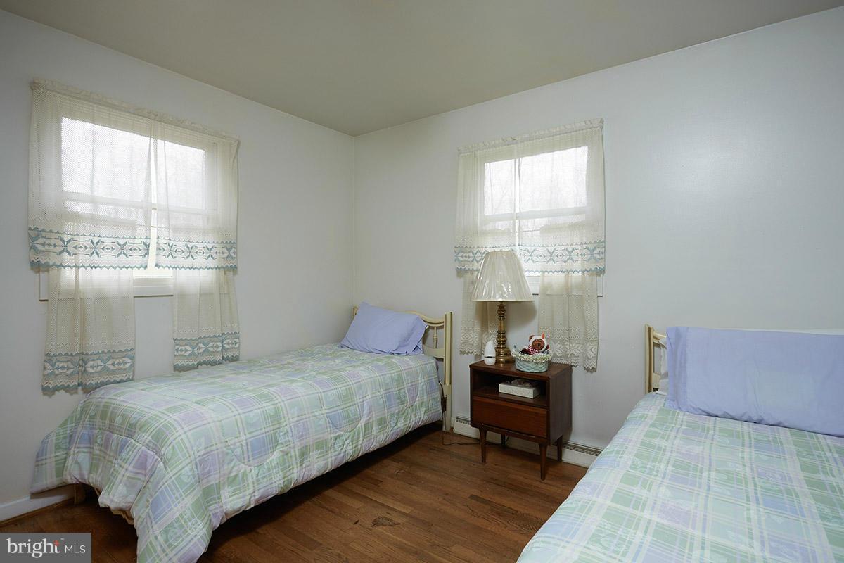 21311 Woodfield Road Gaithersburg, MD 20882 - Photo 16 of 24 Bedroom