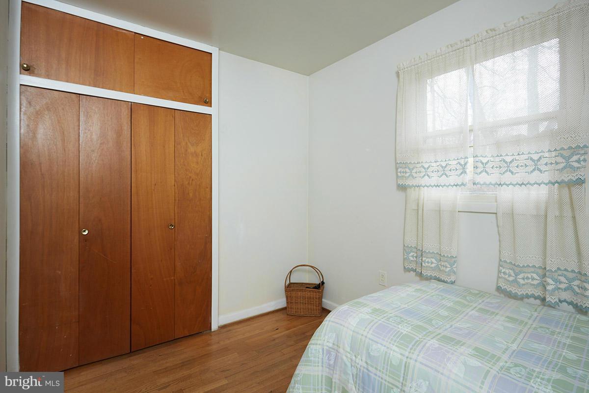 21311 Woodfield Road Gaithersburg, MD 20882 - Photo 17 of 24 Bedroom