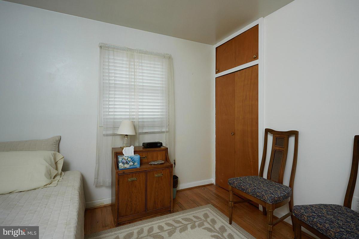 21311 Woodfield Road Gaithersburg, MD 20882 - Photo 19 of 24 Bedroom