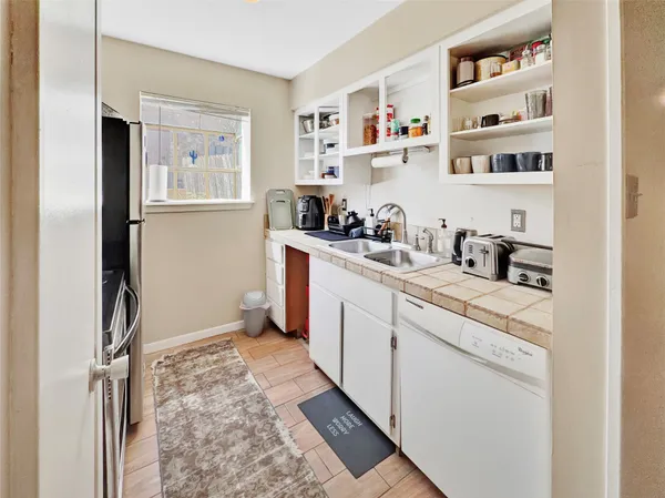 $1,695 | 6903 Deatonhill Drive, Unit 22, Austin, TX 78745